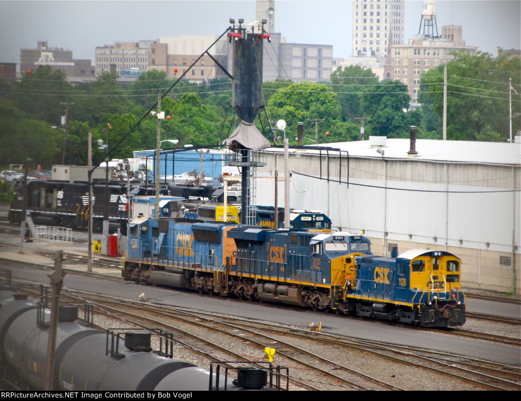 CSX 1128, 3131, and 4732